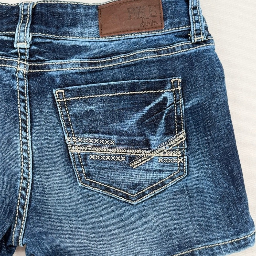 BKE Sabrina Denim Shorts Womens Size 26 Medium Wash Stretch Low Rise - Picture 3 of 15